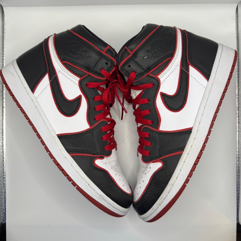 Nike Air Jordan 1 Mens 9.5 OG Bloodline Black White Red Retro High 555088-062